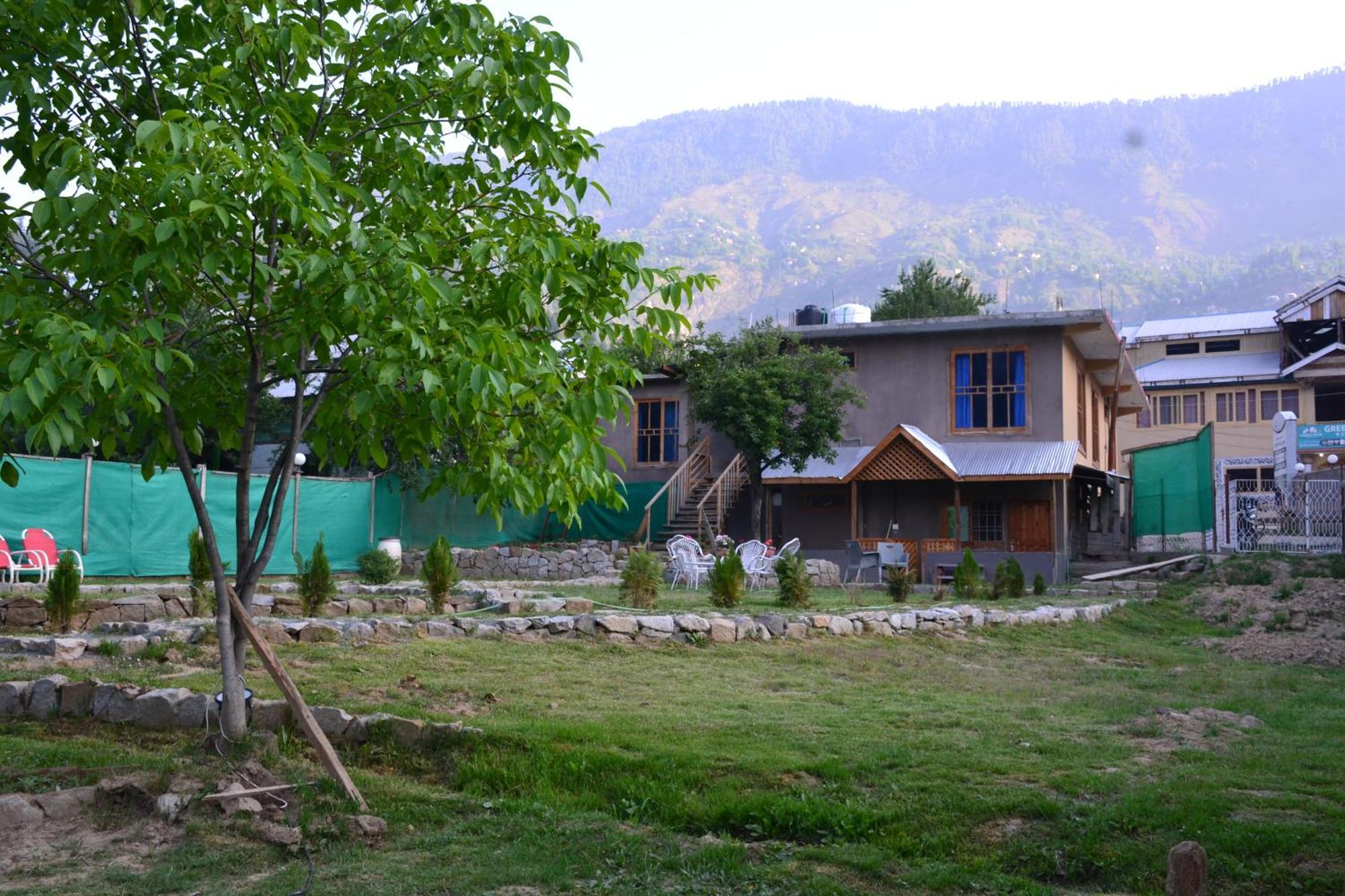 West End Lodges Neelum Esterno foto
