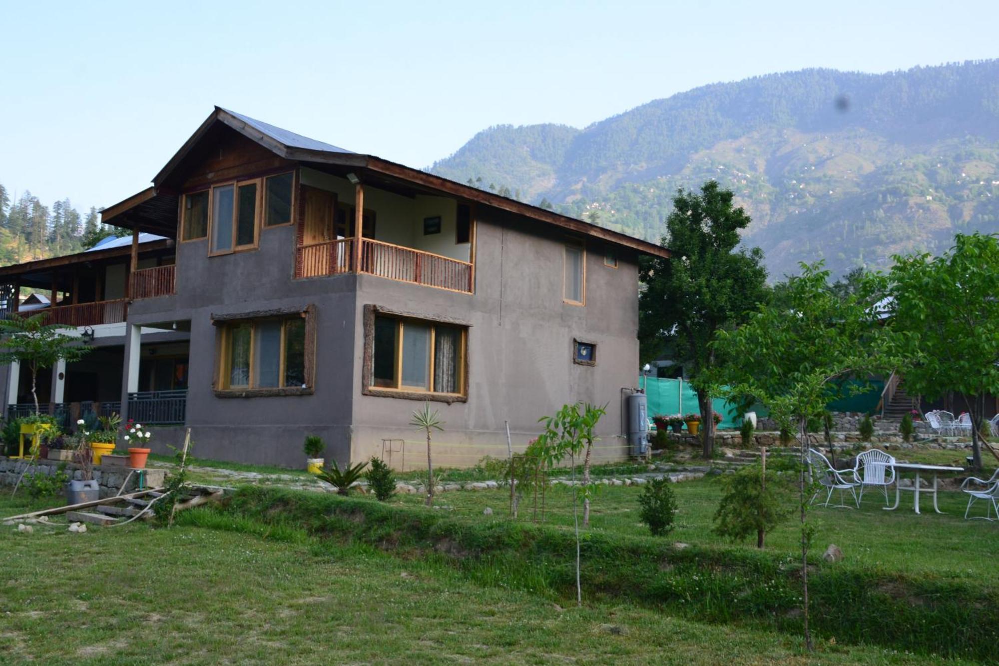 West End Lodges Neelum Esterno foto