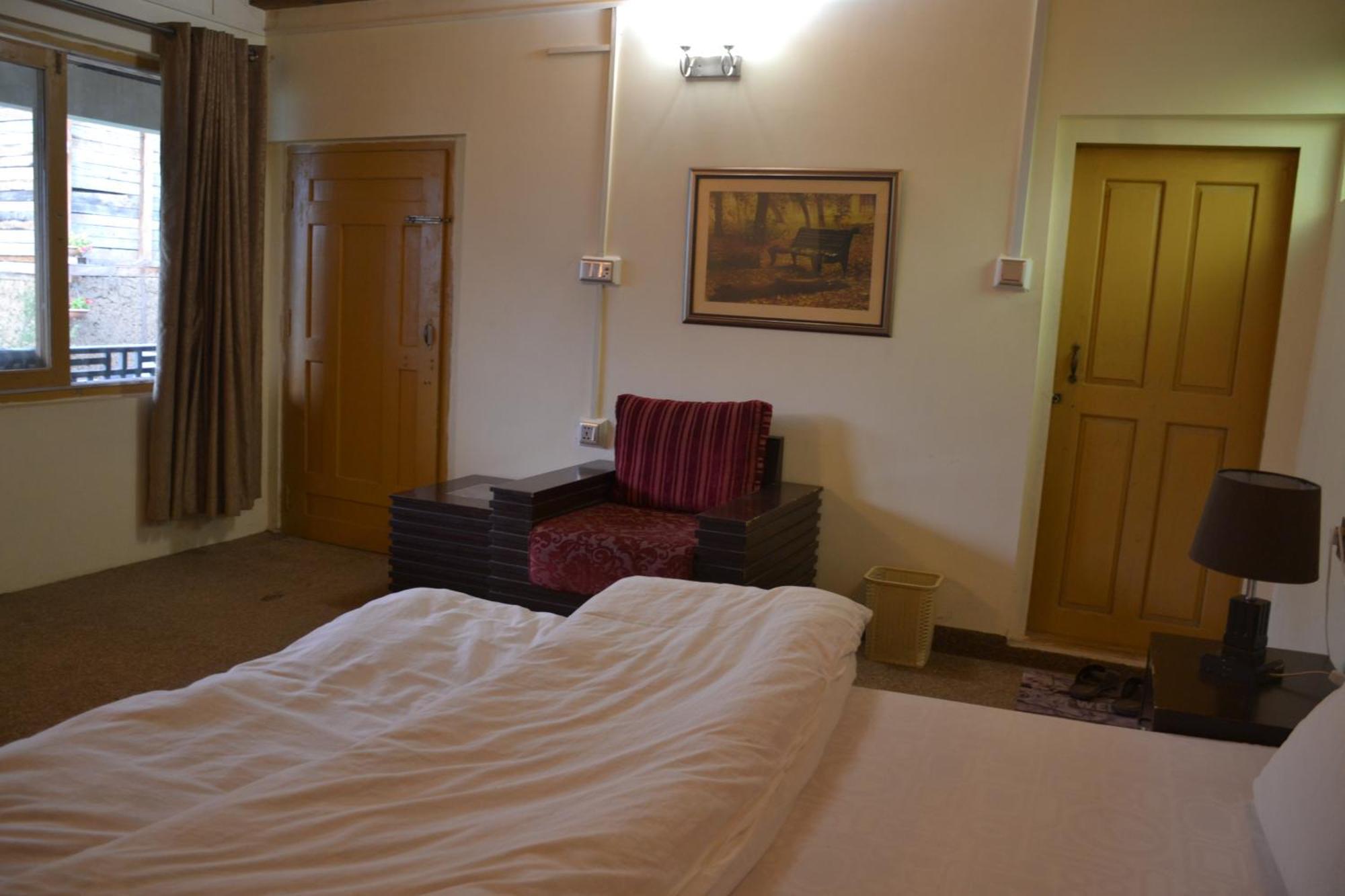 West End Lodges Neelum Esterno foto